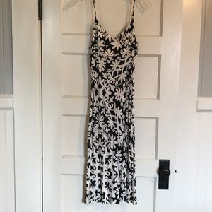 Manuhealii small midi dress black and white
